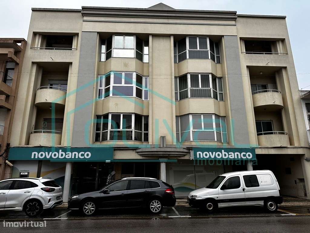 Apartamento T2 Totalmente Remodelado no Centro da Cidade-9