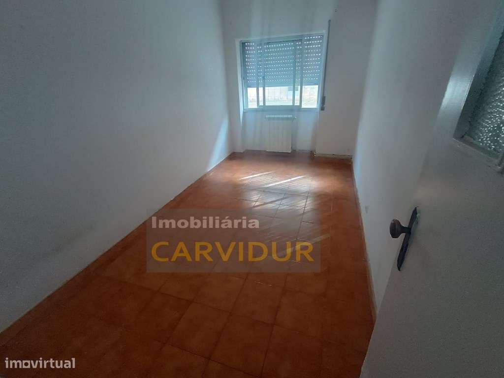 Lavradio T2 Res do chão bom estado-11