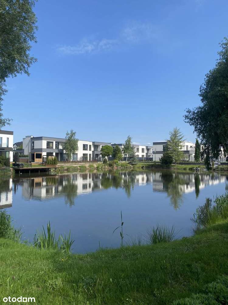 Dom z Ogrodem w Cenie Mieszkania? Lake Village