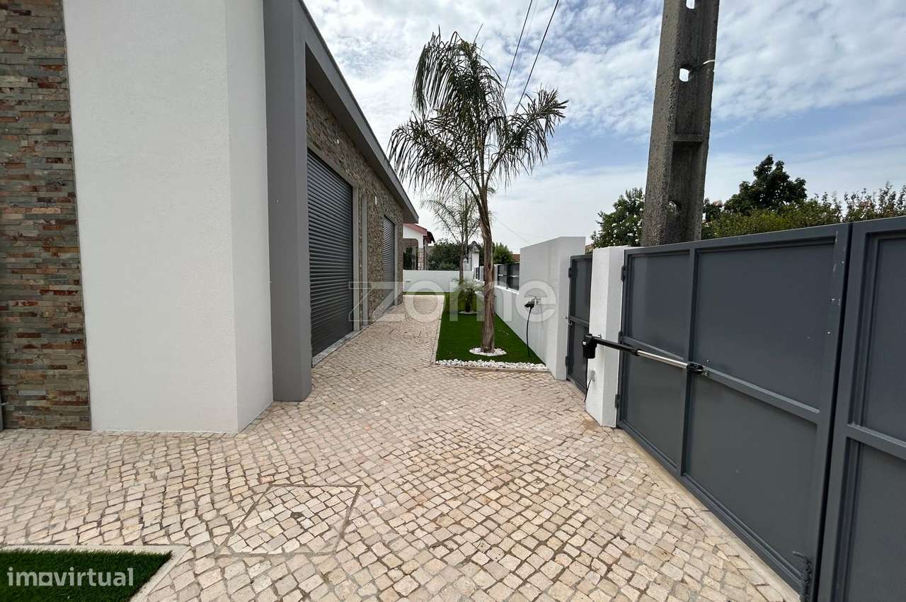 Moradia T4 Térrea em lote de 527m2 - Azeitão-28