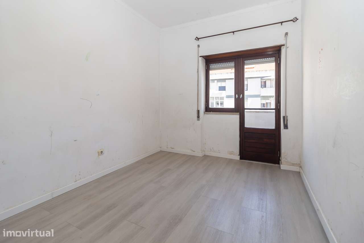 Apartamento de 4 assoalhadas na Amora-12