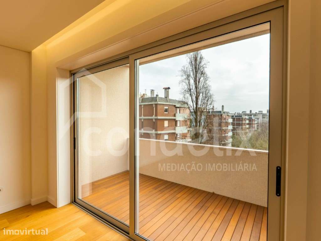 Apartamento T3 Avenida da Boavista, Porto-1