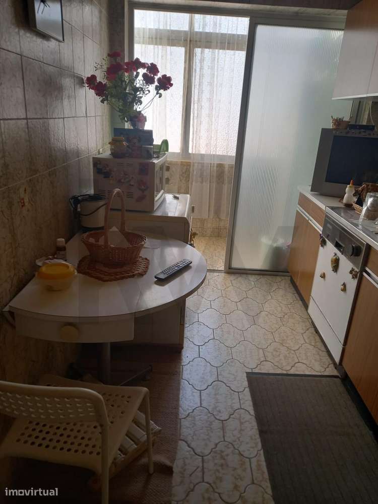 APARTAMENTO T2 - CENTRO QUELUZ-3