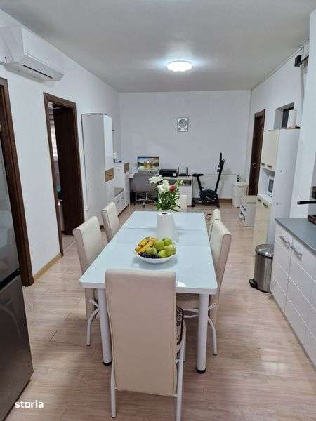Vind apartament 2 camere unic(tip casa) — fotografia 1