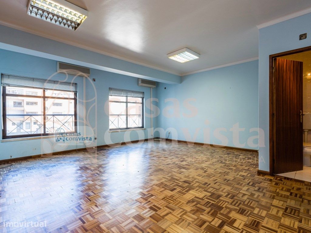 Arrendam-se escritório inseridos no edifício Arcadas com 47 m2 - Grande imagem: 1/7