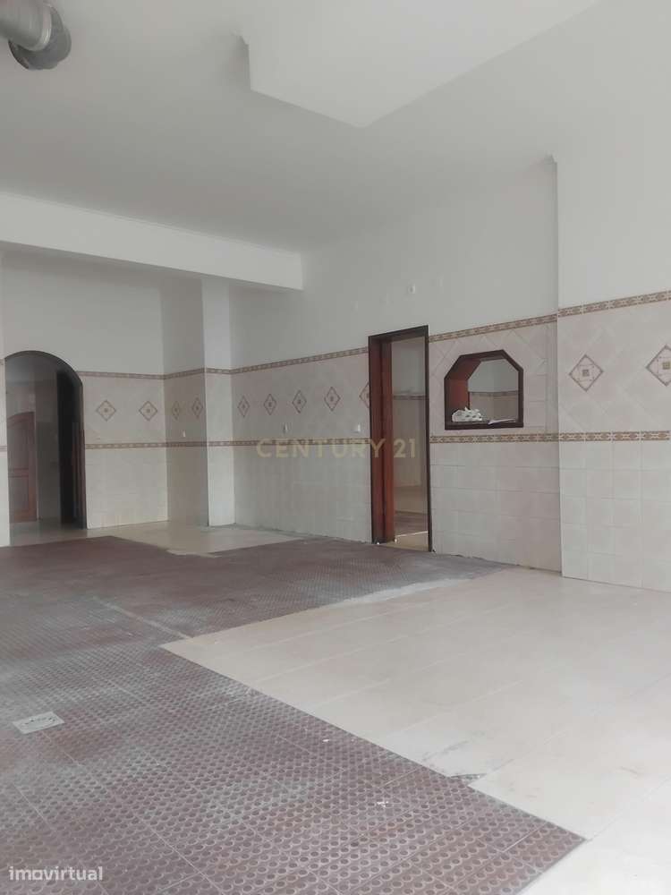 Loja com 69.05 m² - Rentabilidade 9% | Monte Abraão, Queluz - Grande imagem: 4/10