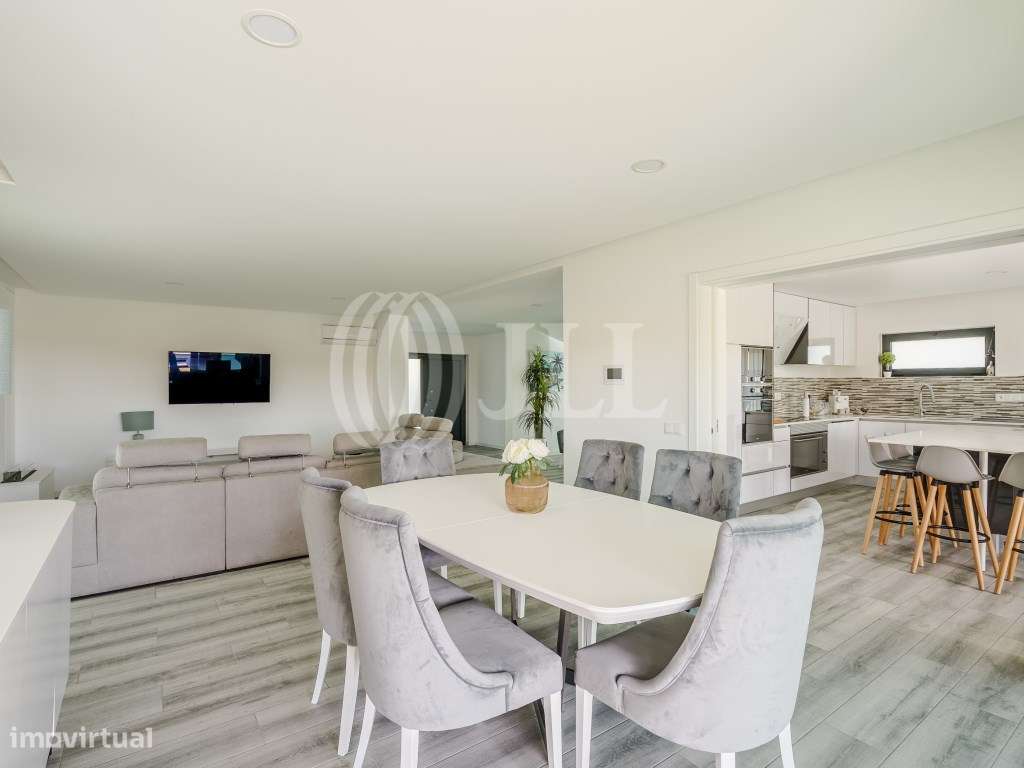 Moradia com jardim e piscina, em Porto Salvo, Oeiras - Grande imagem: 5/30