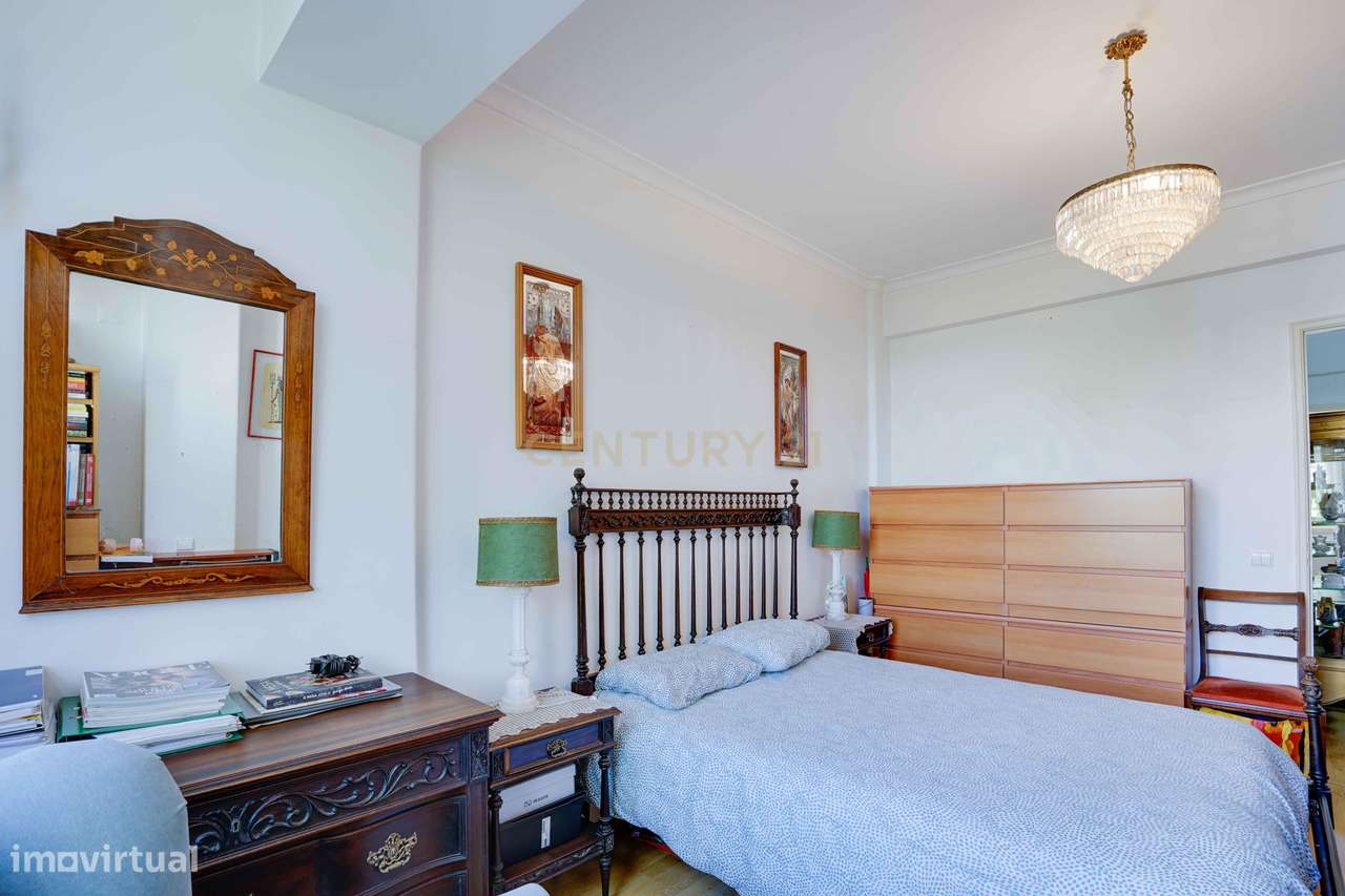 Apartamento T3 pleno de luminosidade em zona premium de Benfica-13