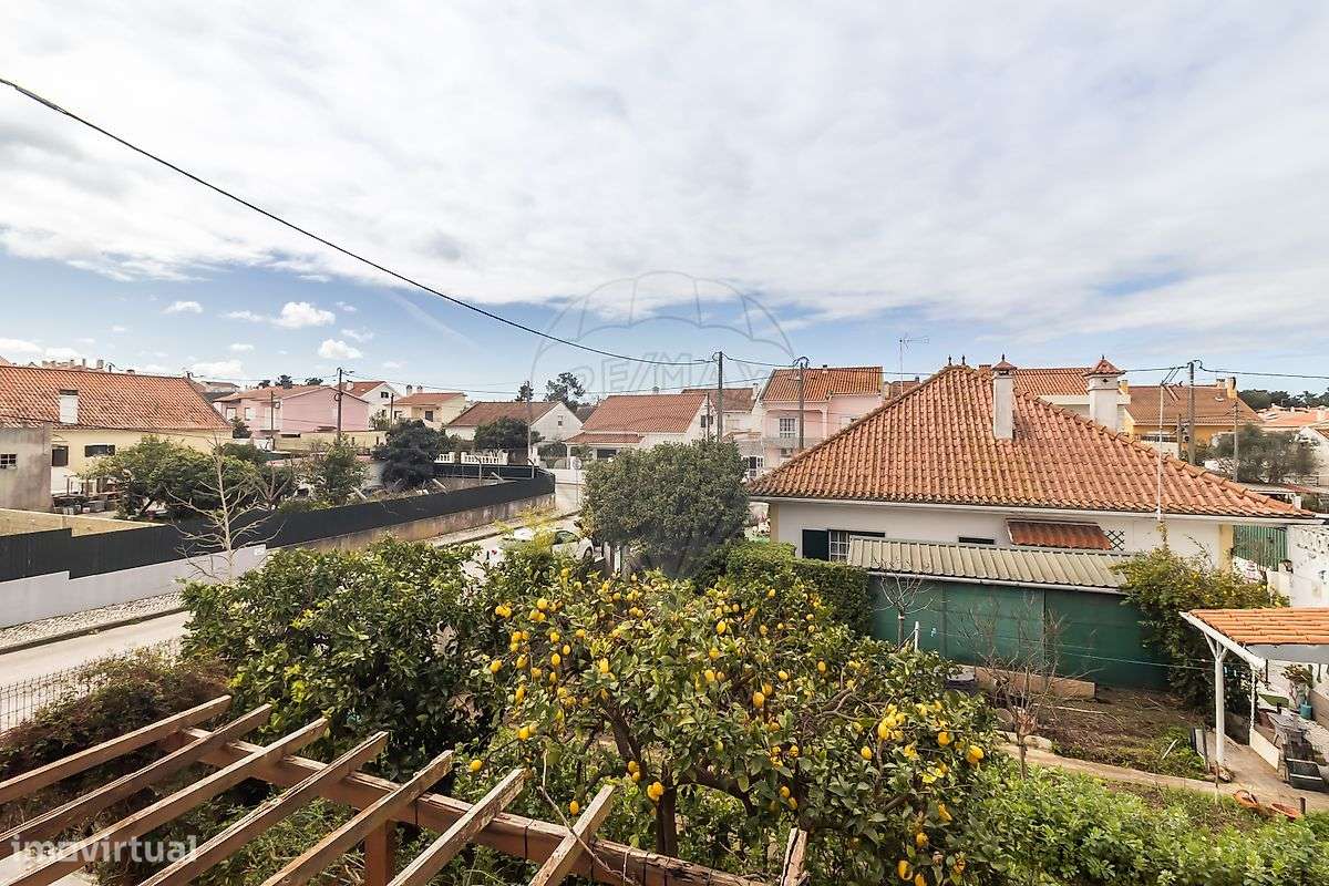 Moradia Geminada T3+2 – Quinta do Conde para venda-15