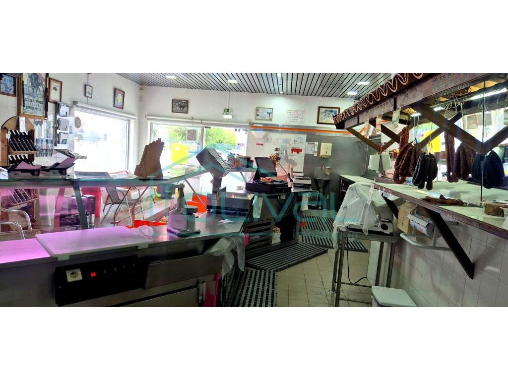 Talho e Charcutaria Tradicional - O Comércio de Proximidade no Port...-9