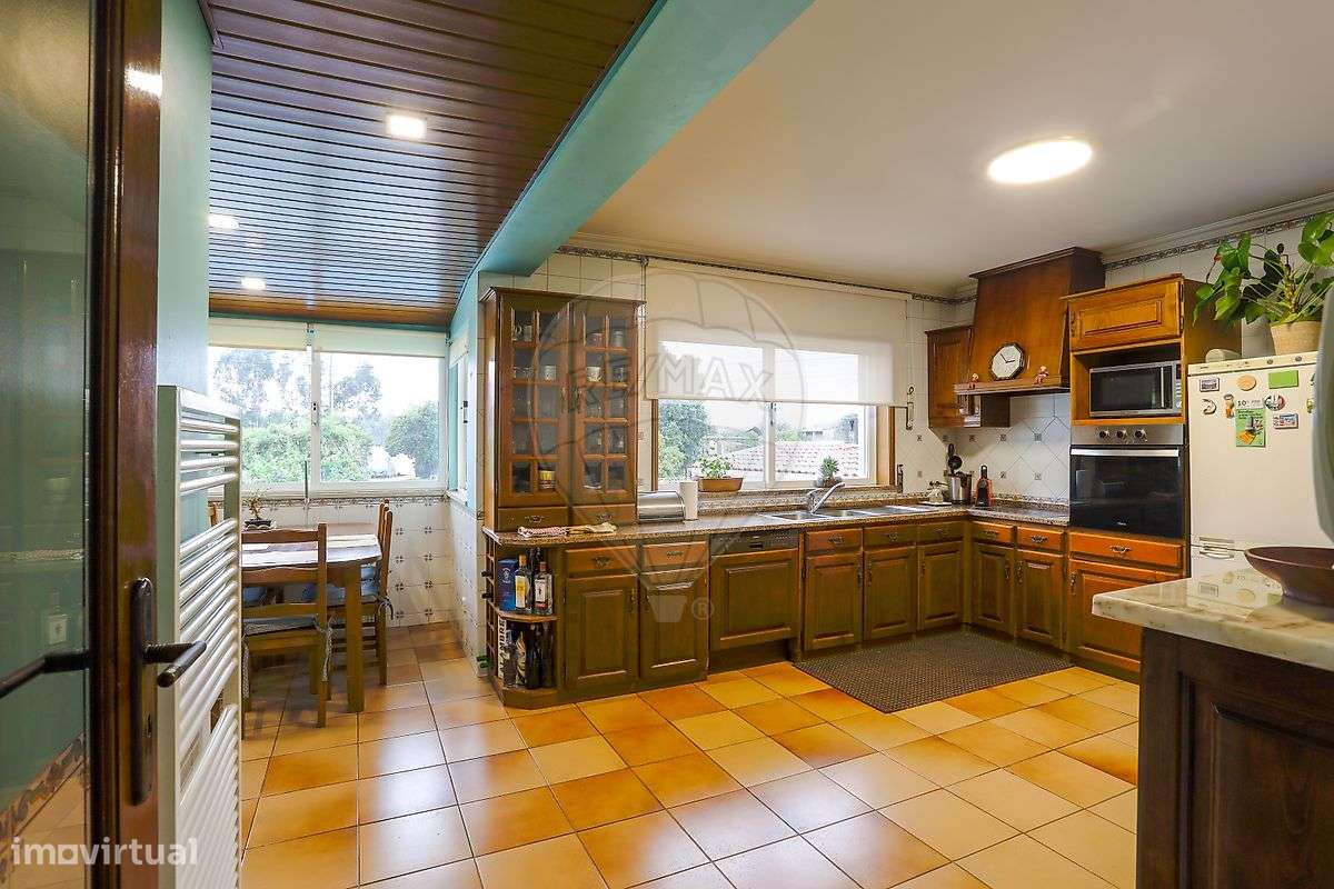 Moradia T4 para venda-23