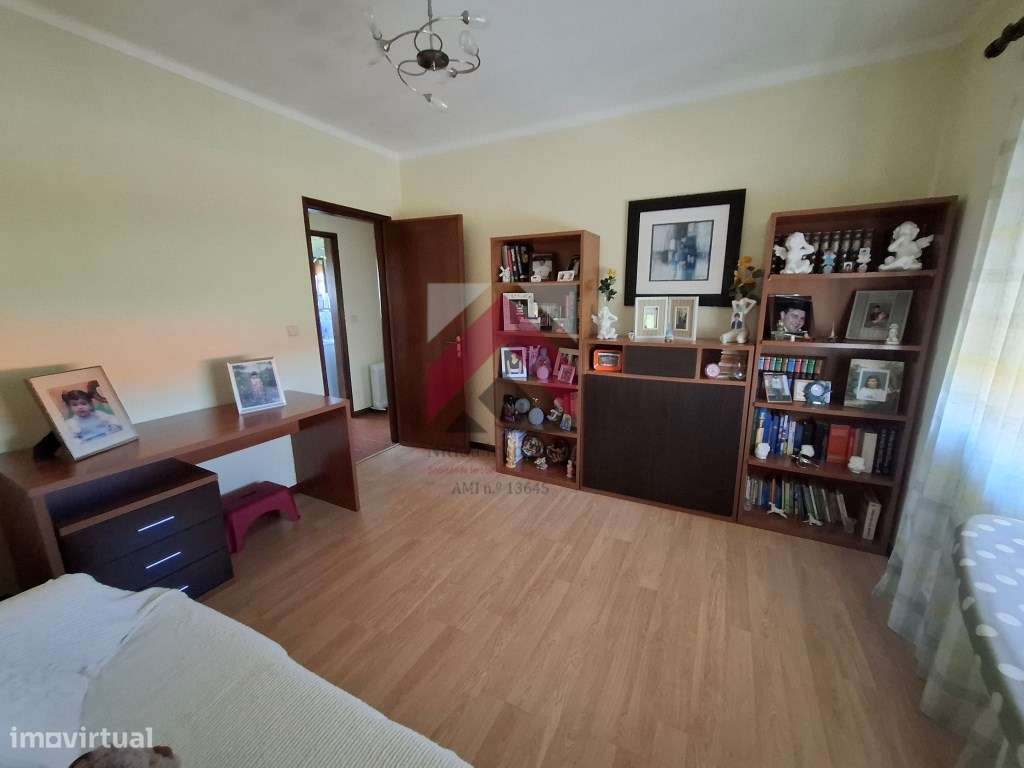 Moradia T3 Isolada na Costa do Valado-38