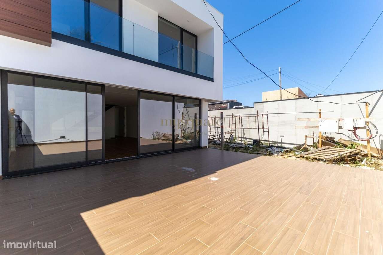 Moradia geminada T4 - Canidelo, Gaia-12