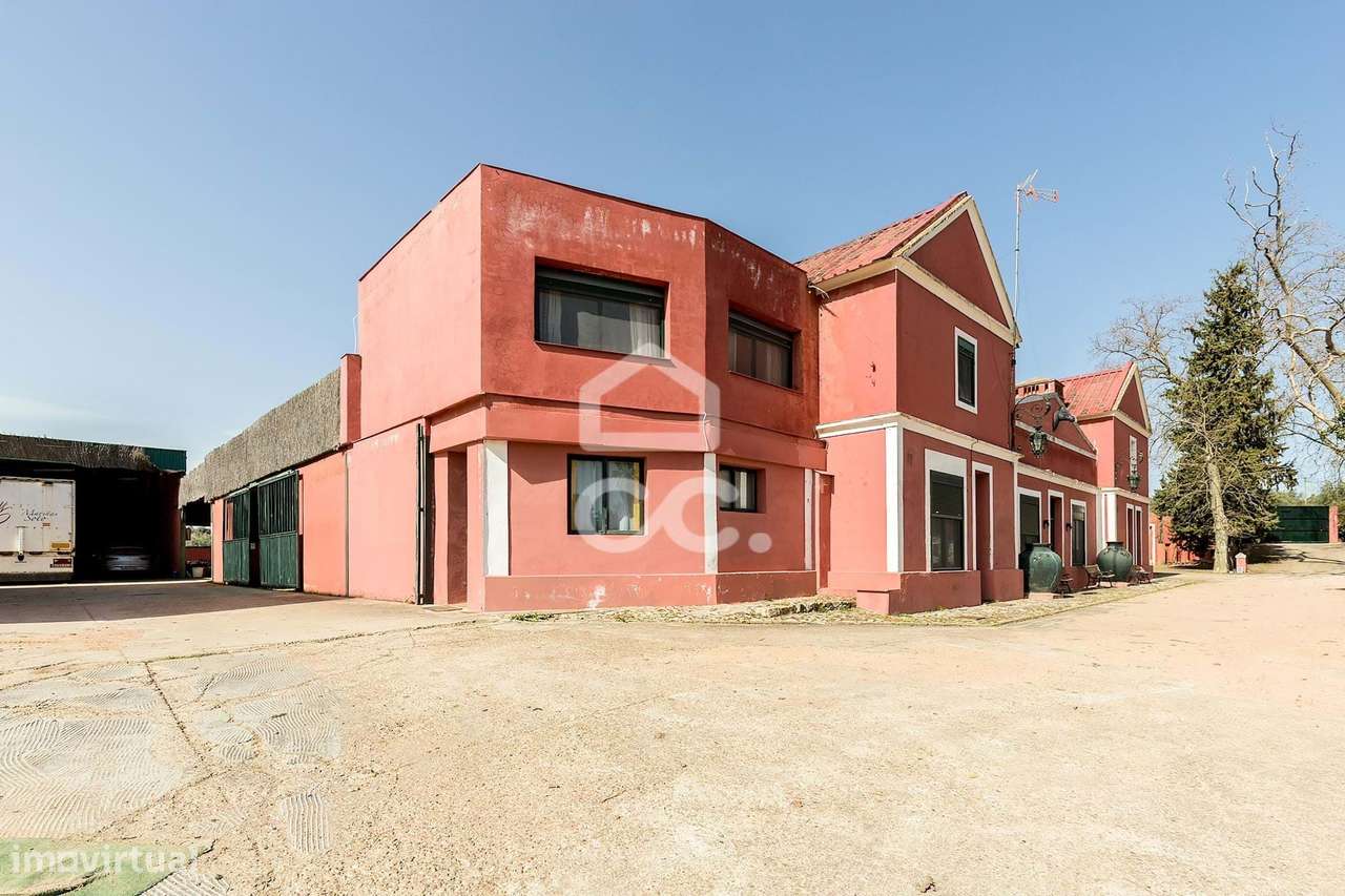 Palacete de inspiração neoclássica francesa com jardim botânico de Jea-41