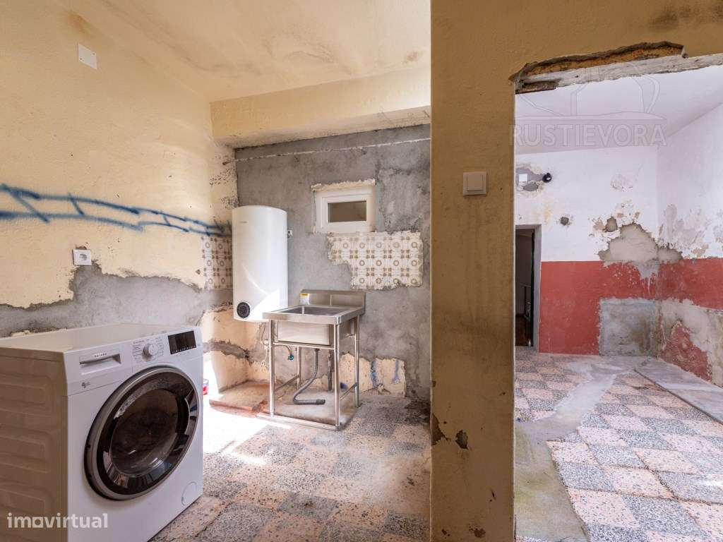 Moradia T2 em Cabeção com terraço-22