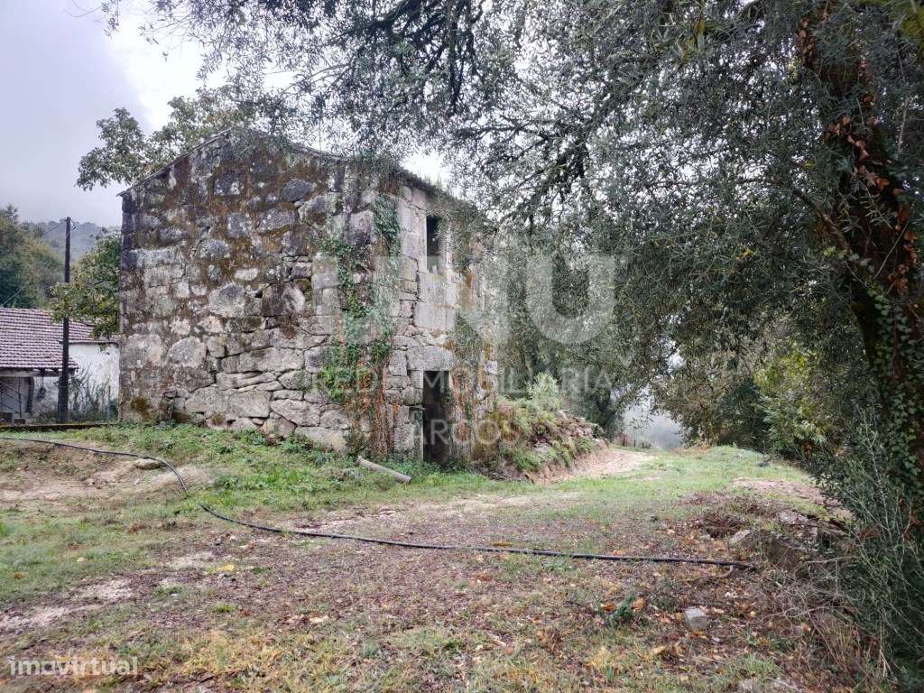 Moradia V3 com terreno em Rio Frio-8