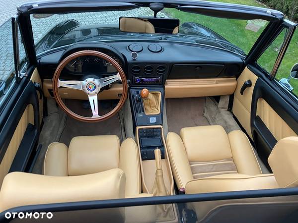 Alfa Romeo Spider 2.0 - 11