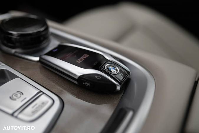 BMW Seria 7 740Li xDrive - 34