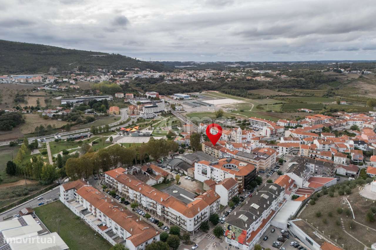 Apartamento T2 no Centro de Porto de Mós-30