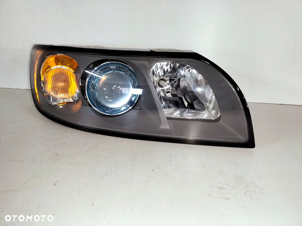 Lampa przednia prawa VOLVO S40 V50 03-07 XENON - 2