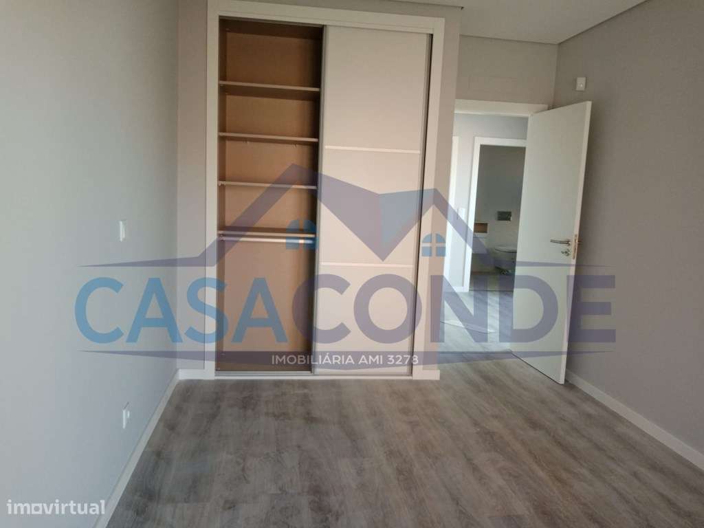 Moradia Geminada V4 Duplex c/Piscina - Grande imagem: 2/40