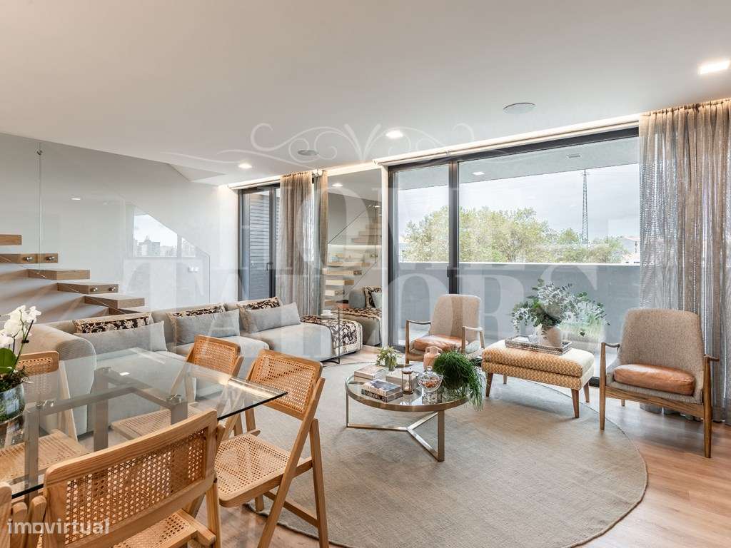 T4Duplex com varandas e terraço Sofisticação e Exclusividade em Aveiro - Grande imagem: 4/51