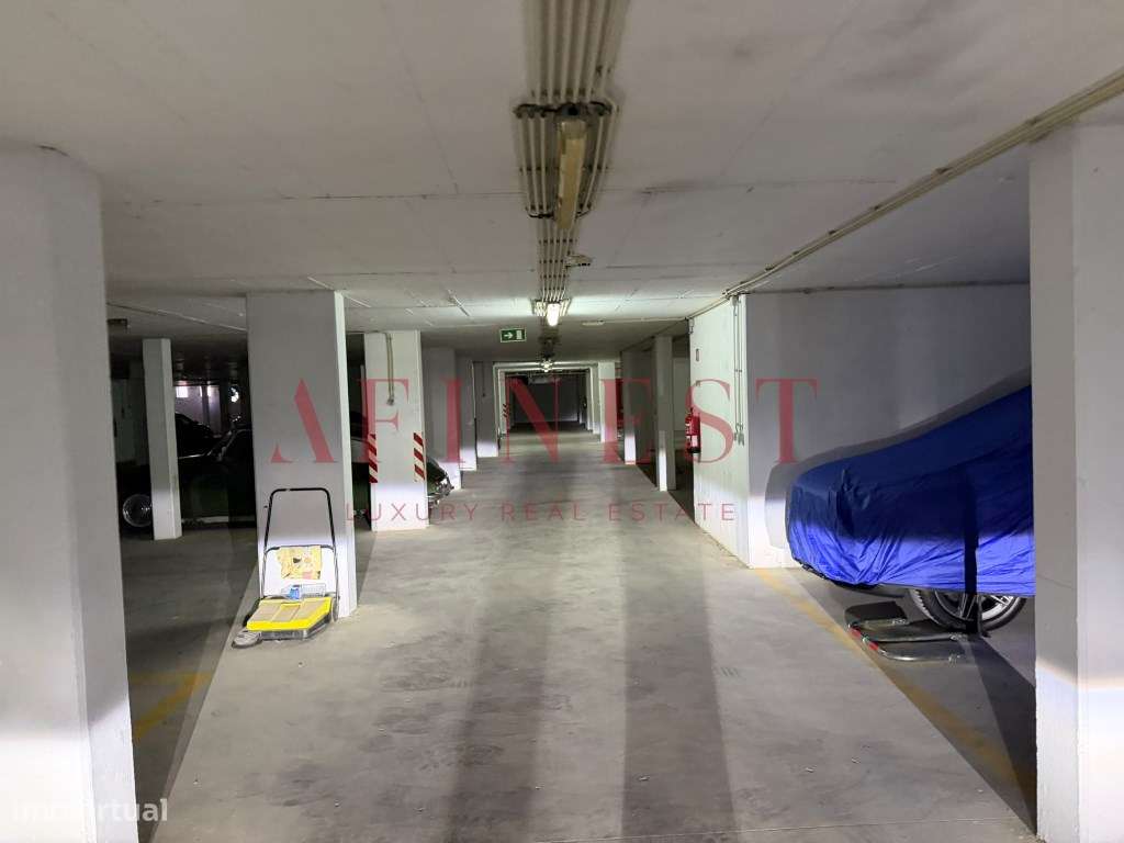 GARAGEM AMPLA PARA 6 CARROS | SÃO DOMINGOS DE RANA-0