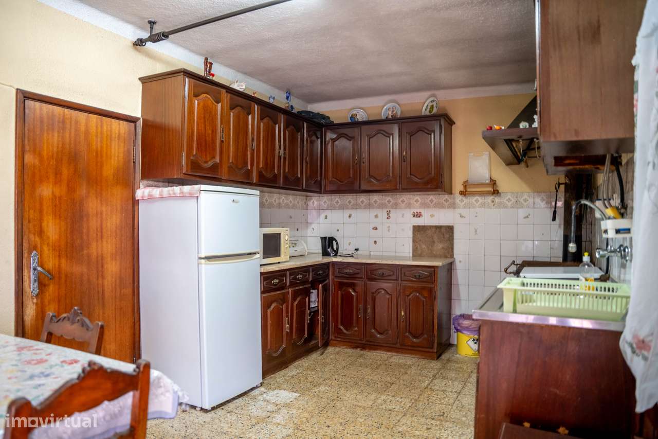 Oportunidade única: conforto, terreno e preço justo-7