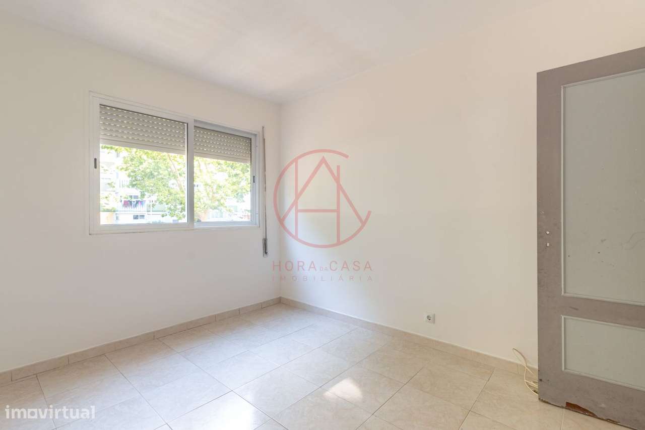 APARTAMENTO T3 1º andar c/ elevador - Sto Antonio da Charneca-17