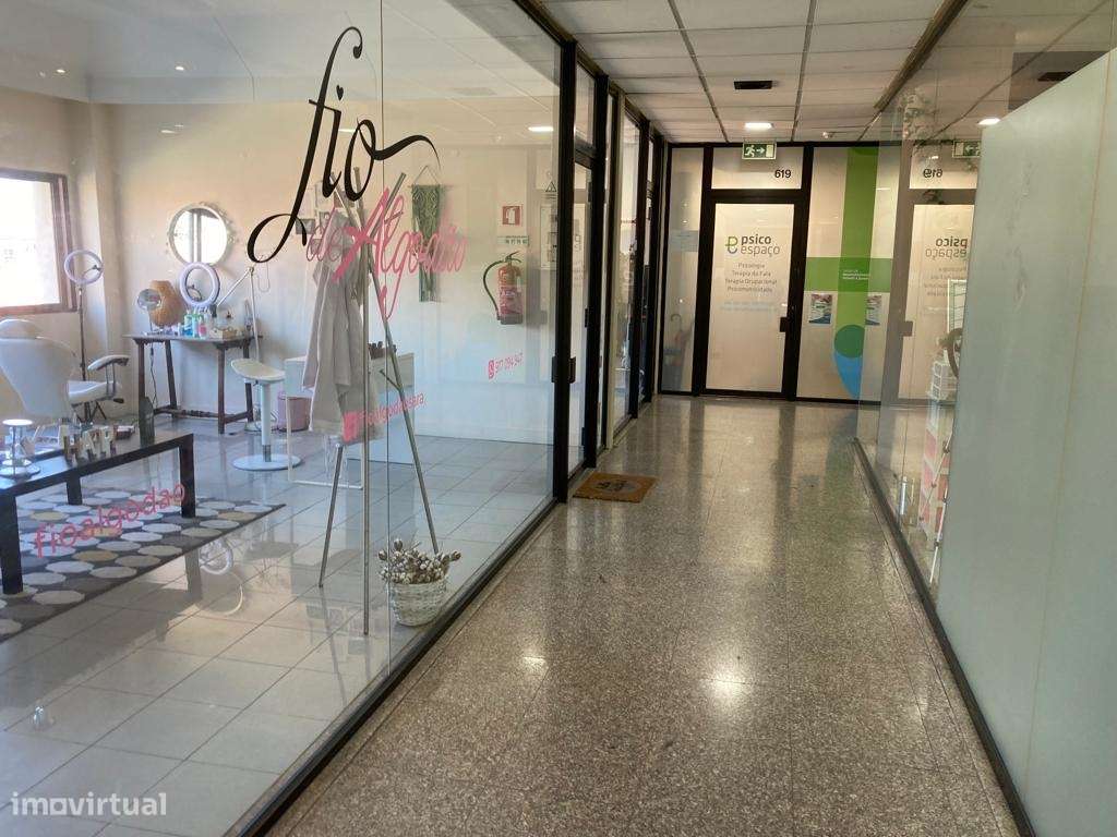 LOJA / Centro Comercial D. Dinis / Investimento / Leiria - Grande imagem: 2/3
