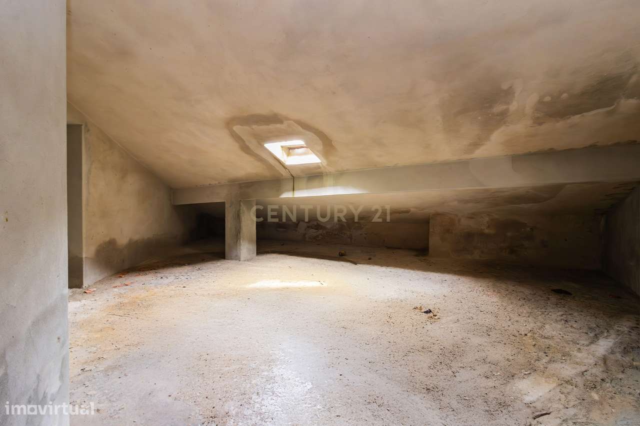 Prédio em fase de construção no centro de Mira d'Aire-15