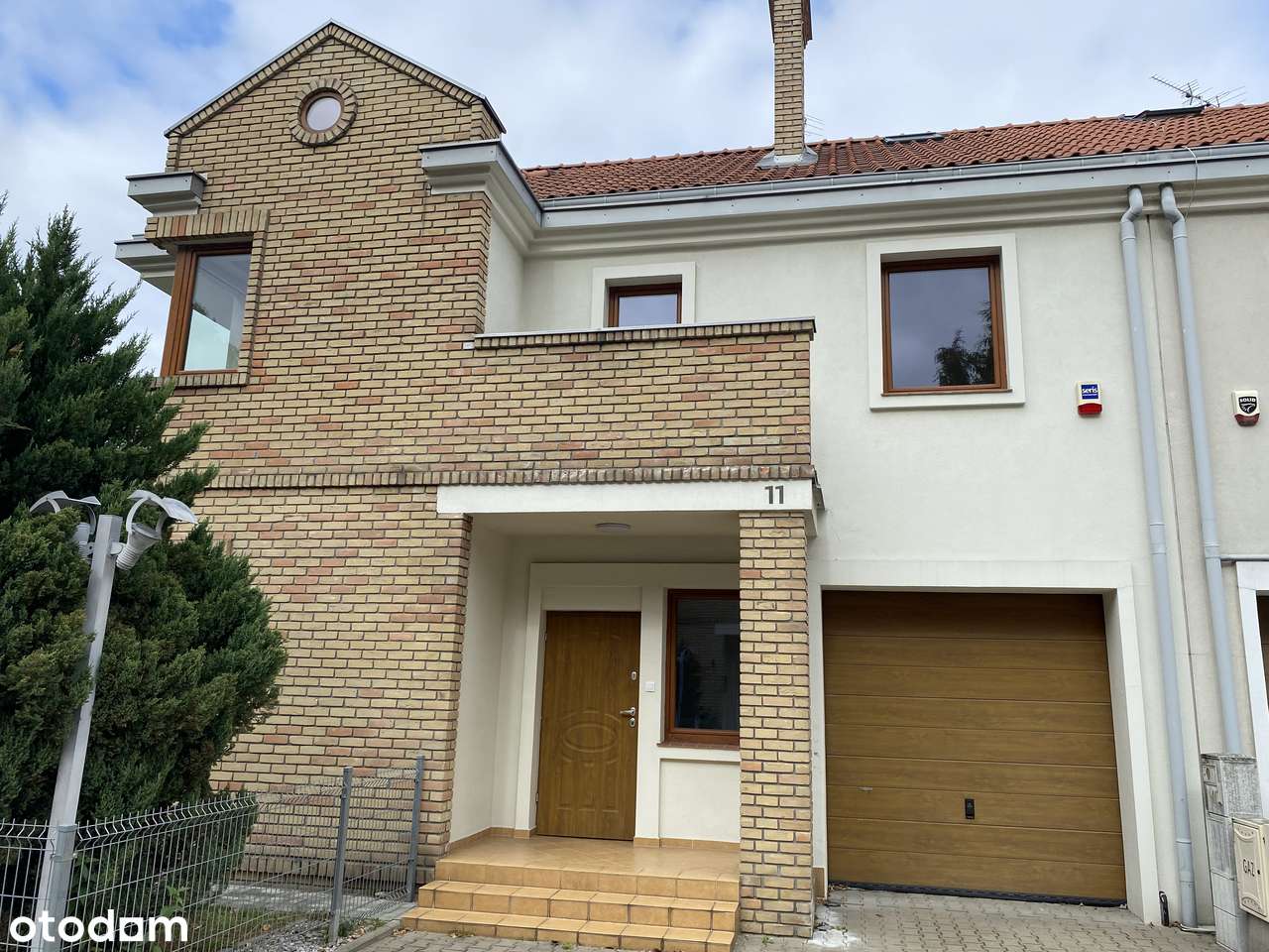 Komfortowy dom w zabudowie bliźniaczej z ogrodem - Wawer, ul. Ogórkowa - Pełny obrazek: 2/20