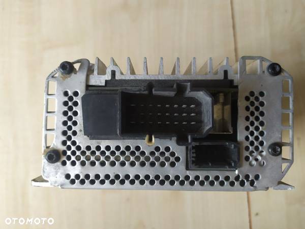 AUDI A8 radio + wzmacniacz Becker  4E0035223 - 3