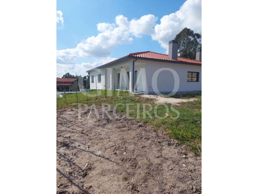 Moradia T3 Moderna e Confortável em Oliveira do Bairro.-25