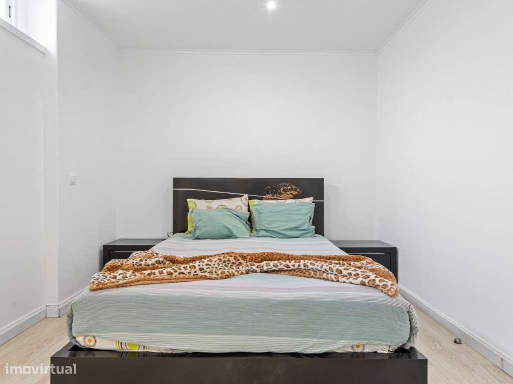 3 assoalhadas totalmente remodelado localizado junto ao 'Parque Cen...-12