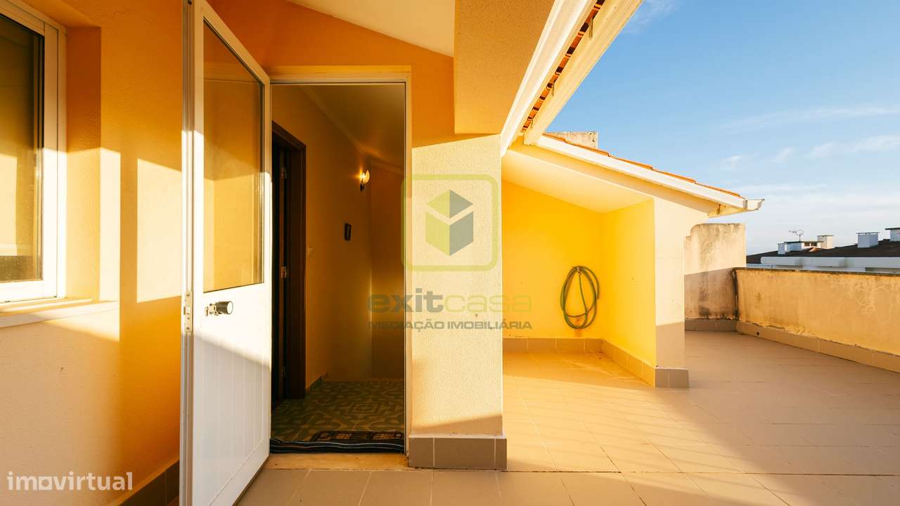 Moradia T3 Geminada-28