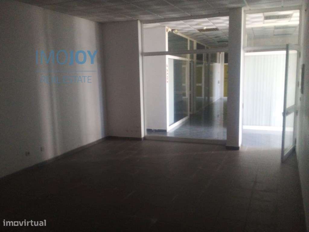 Loja com 25m2 no Samouco - Grande imagem: 2/16