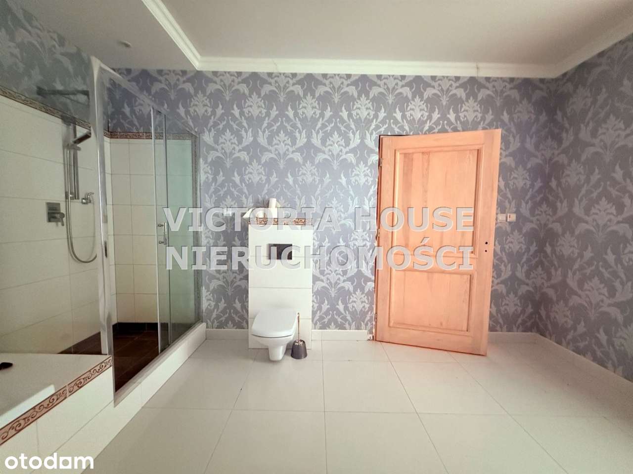 Wyjątkowa Nieruchomość Blisko Jeziora! Okazja!-16