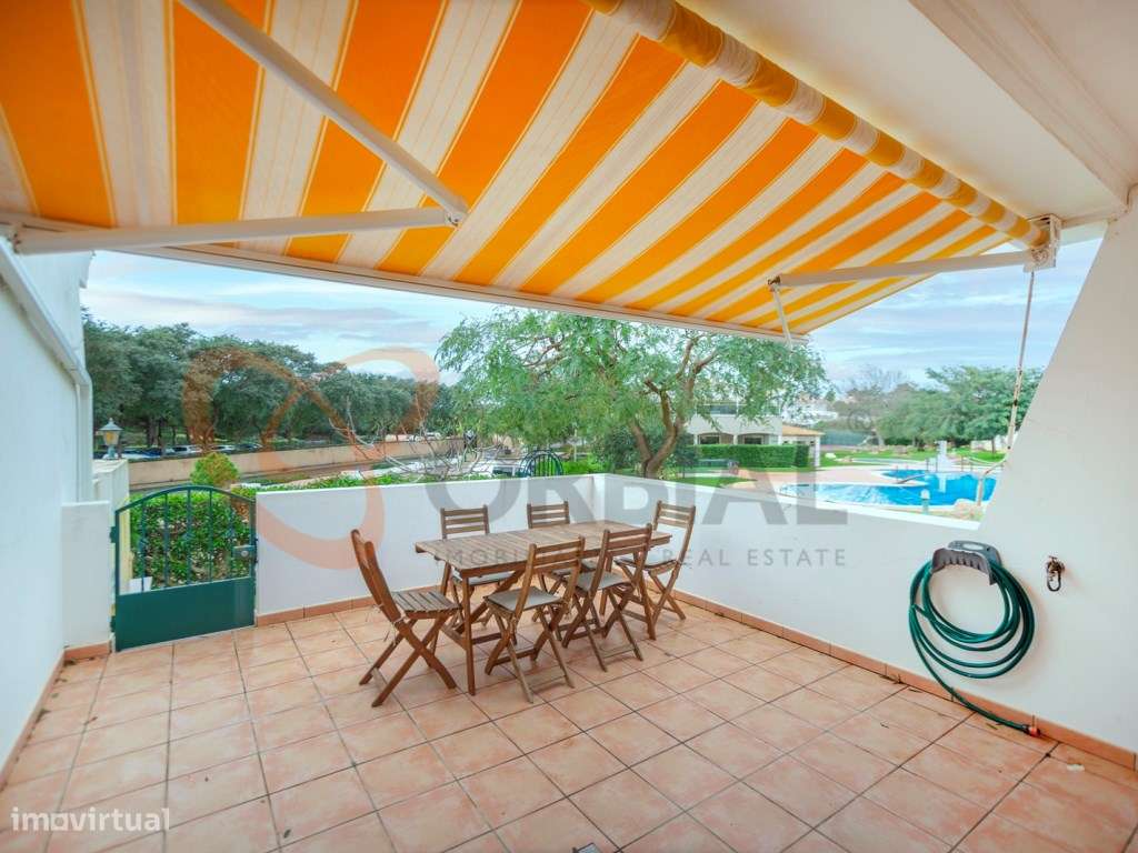 Moradia V2 para venda, inserida em condomínio privado com piscina, ...-10