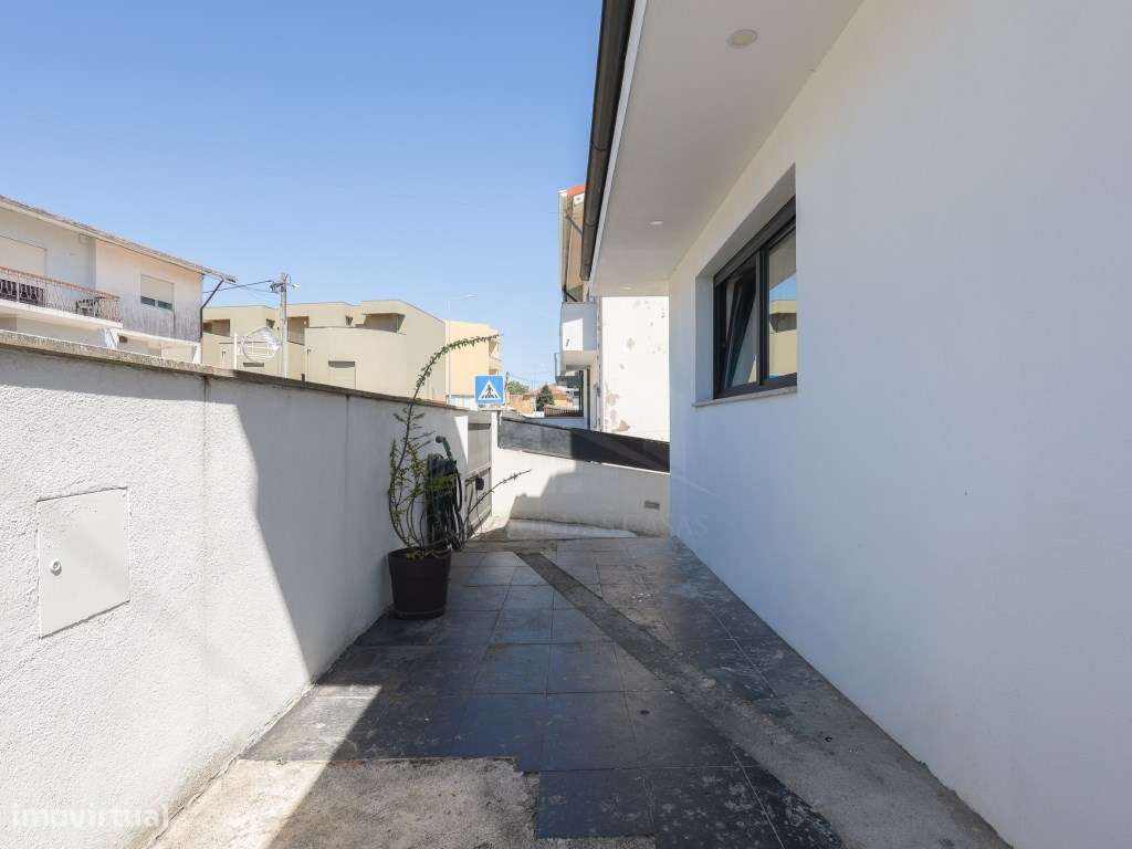 Moradia T3 com Terraço - Gondomar-53