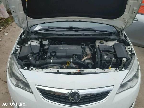 Dezmembrez Opel Astra J 1.7 CDTI Alb 5 usi - 3