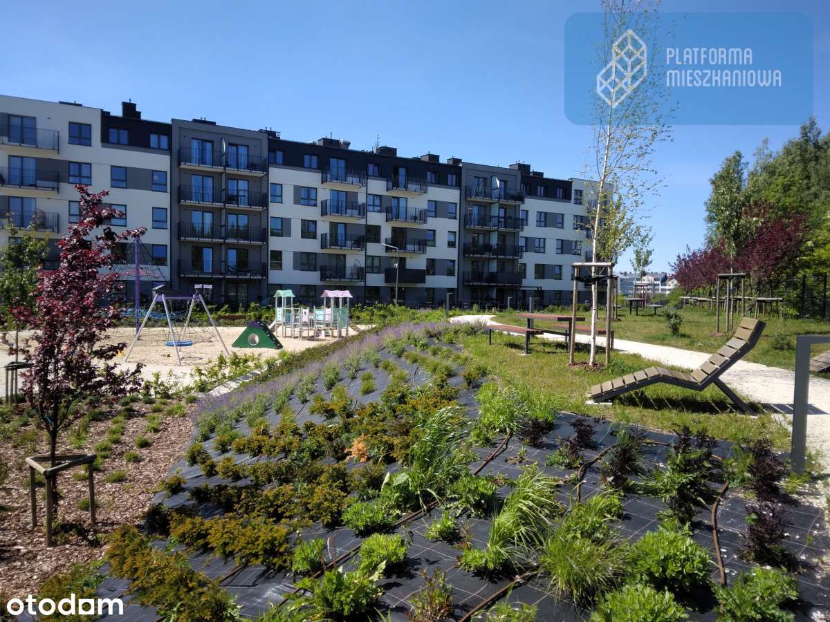 Mieszkanie z dodatkową toaletą i jasną kuchnią-1