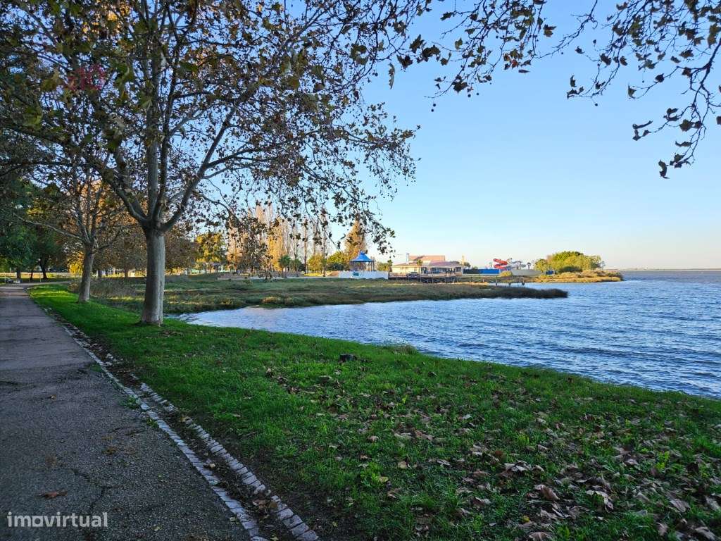 Apartamento T2, arrendado, para venda na Baixa da Banheira - Grande imagem: 5/8