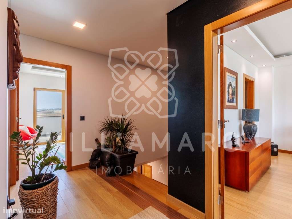 Apartamento T4 Duplex | Condomínio Fechado | São Pedro da Cadeira-18