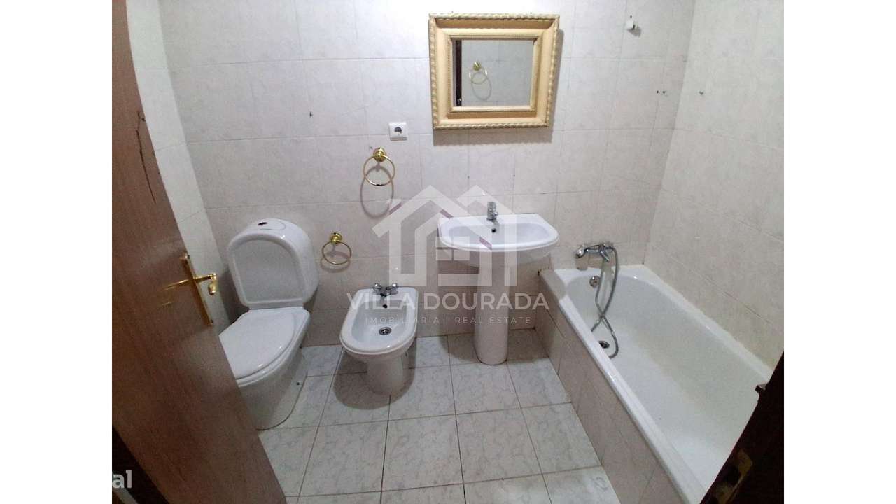 Apartamento T3 em Baguim Do Monte --16