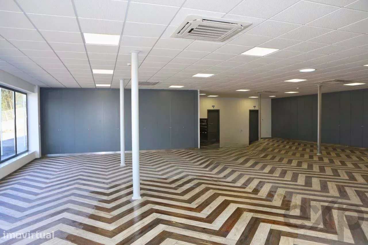 Armazém de 1609m² em Freamunde-2