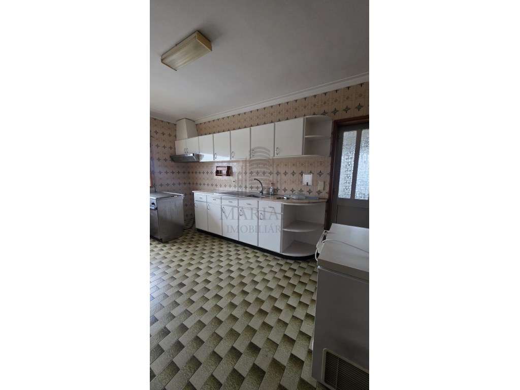 **Moradia de 4 frentes em Arcozelo - Oportunidade Única! ** - Grande imagem: 5/29