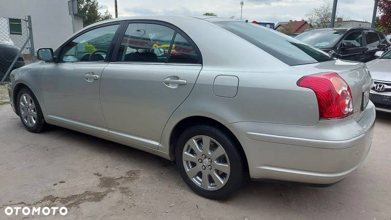 Toyota Avensis 1.8 VVT-i Executive - 8