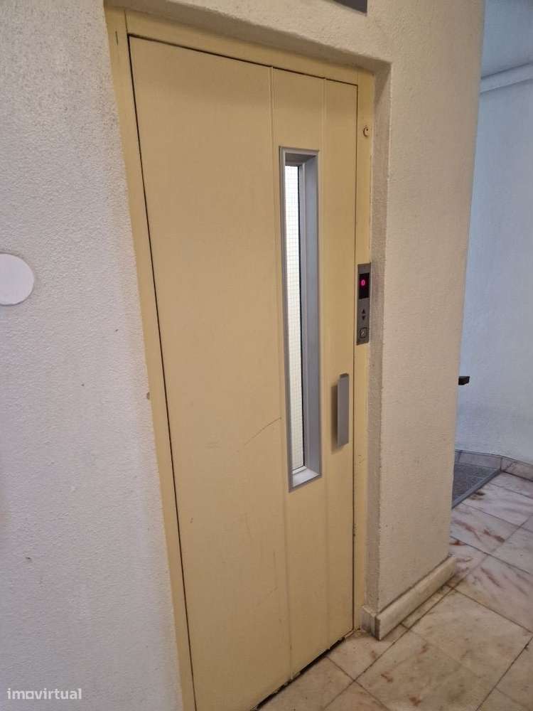 T4 (T5) , Vistas, 2 Elevadores - Centro Carnaxide-36