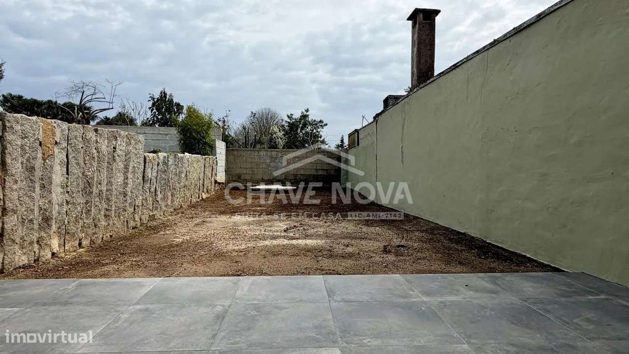 Moradia V2+1 Renovada c/ Jardim em São Felix da Marinha - Grande imagem: 4/28